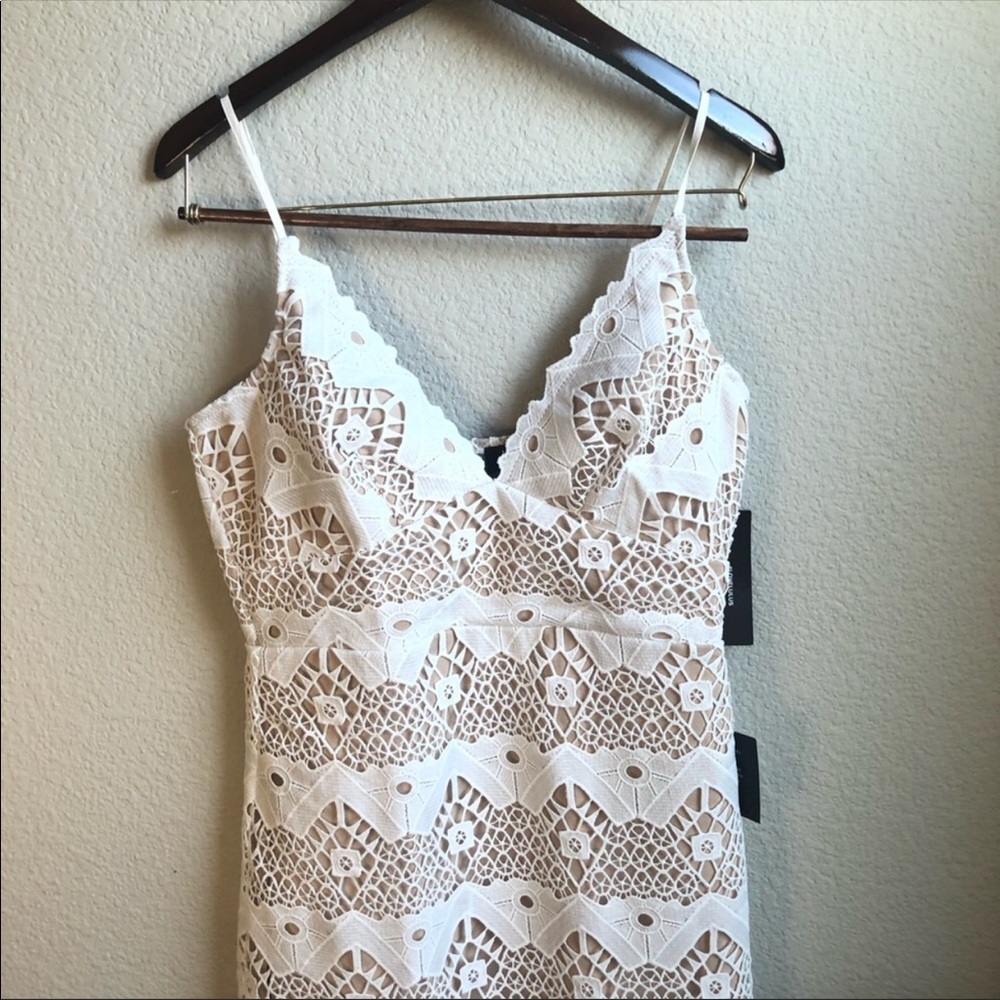 FLASH SALE! Lulus white lace spaghetti strap dress - Picture 2 of 8